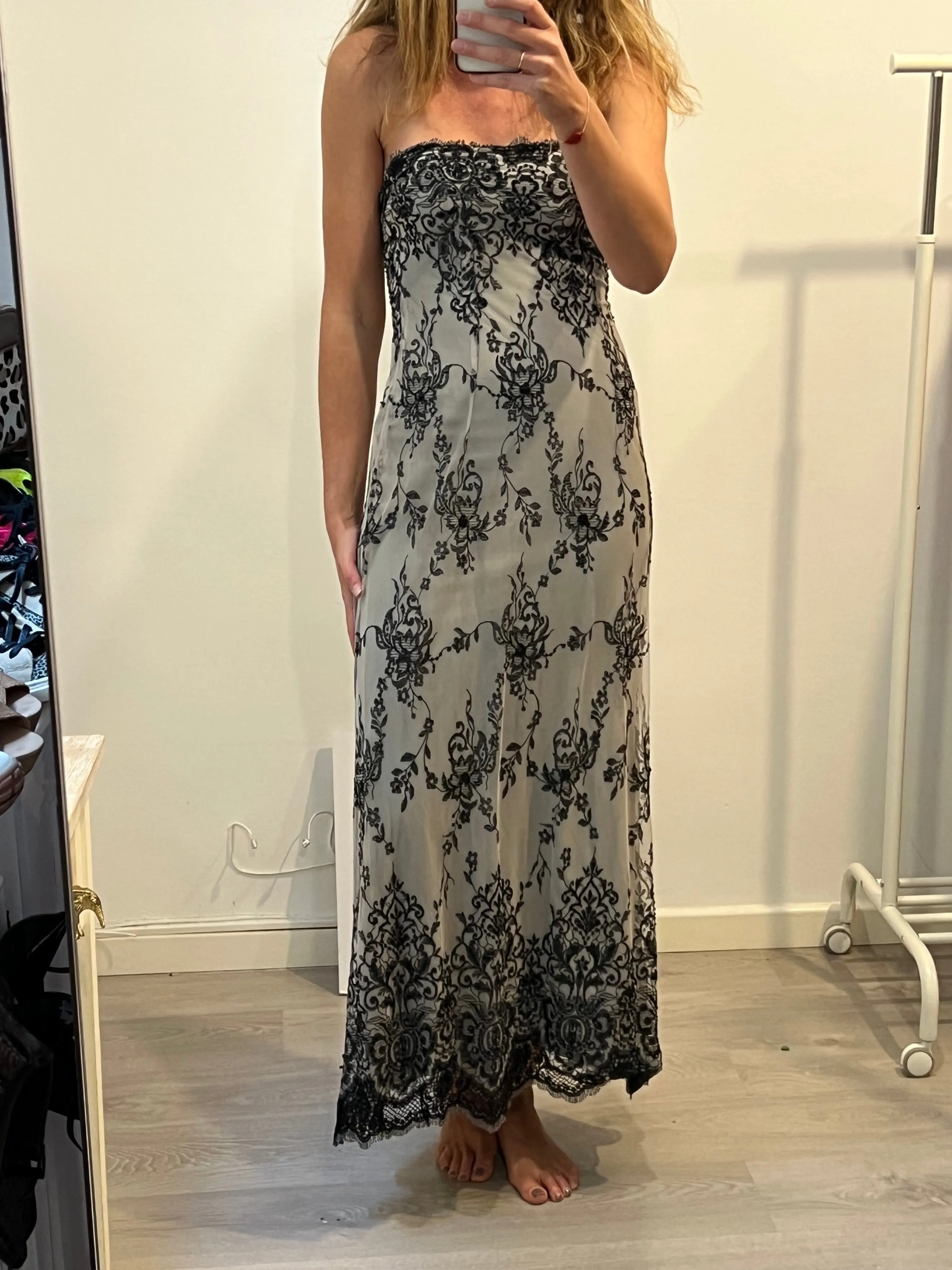 AMAYA ARZUAGA. Vestido tull bordado T.40(s)
