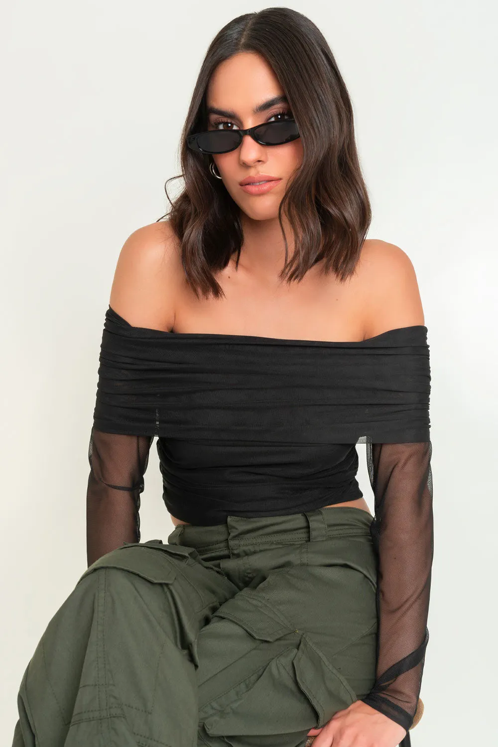 Crop top de mesh hombros descubiertos